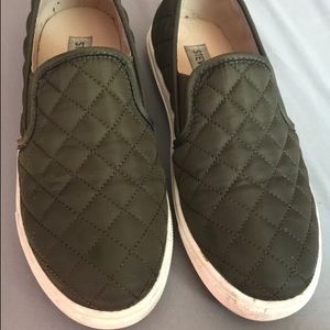 Steve Madden Slip-ons